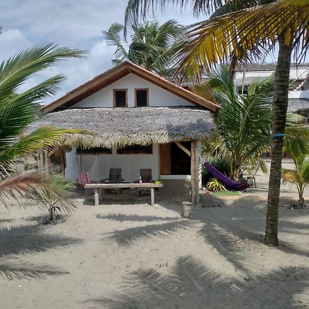 Beach Front Bungalows At The Coconut Canoa Extérieur photo
