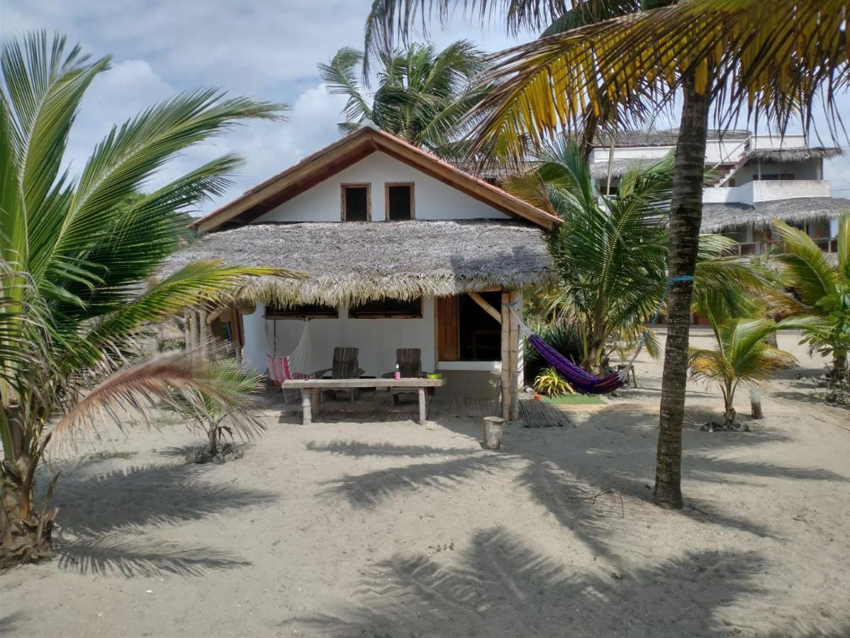 Beach Front Bungalows At The Coconut Canoa Extérieur photo