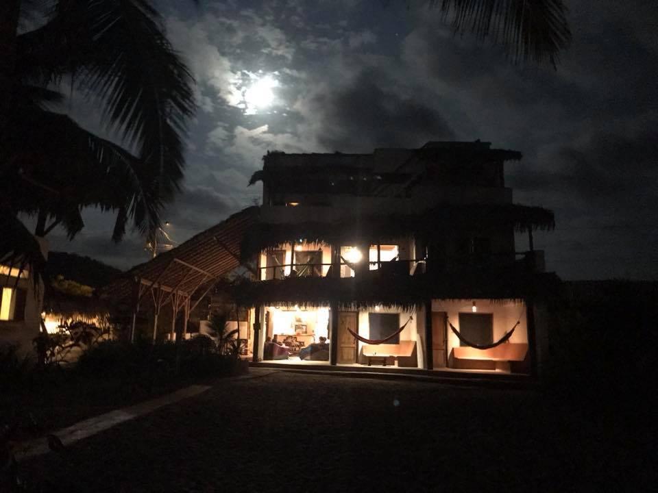 Beach Front Bungalows At The Coconut Canoa Extérieur photo
