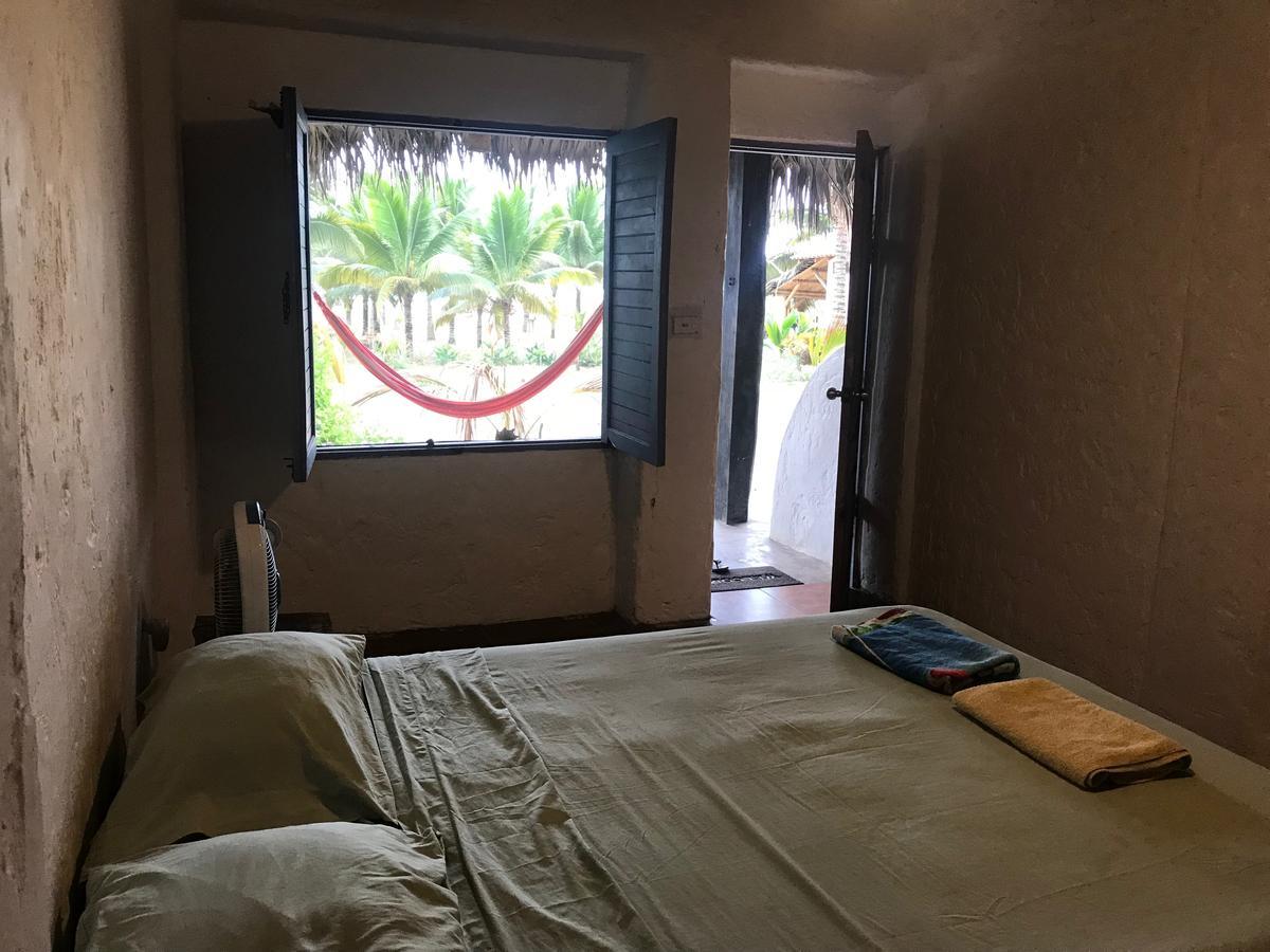 Beach Front Bungalows At The Coconut Canoa Extérieur photo