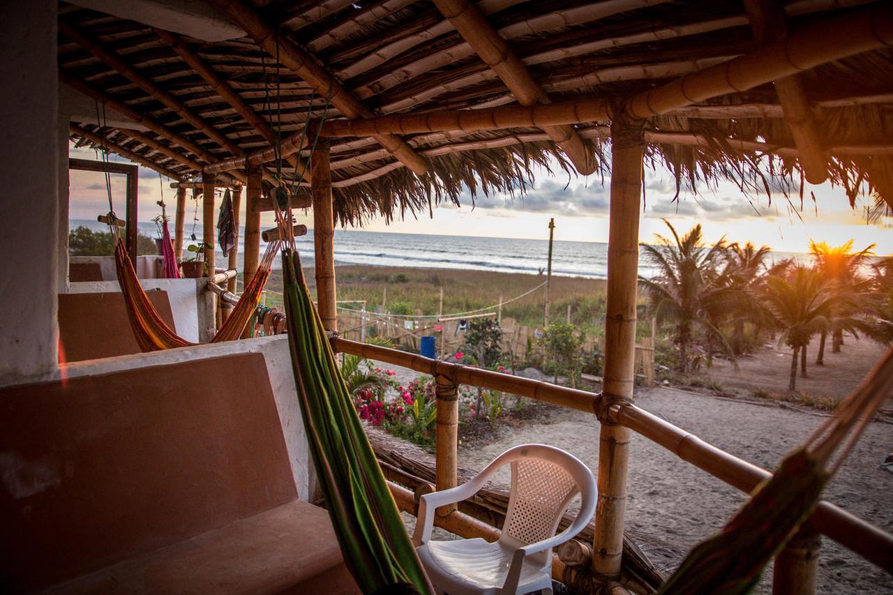 Beach Front Bungalows At The Coconut Canoa Extérieur photo