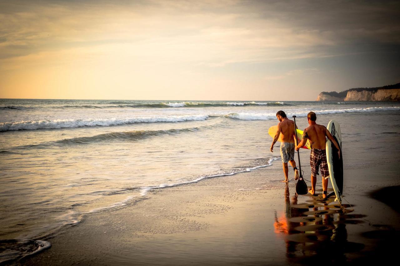 Beach Front Bungalows At The Coconut Canoa Extérieur photo